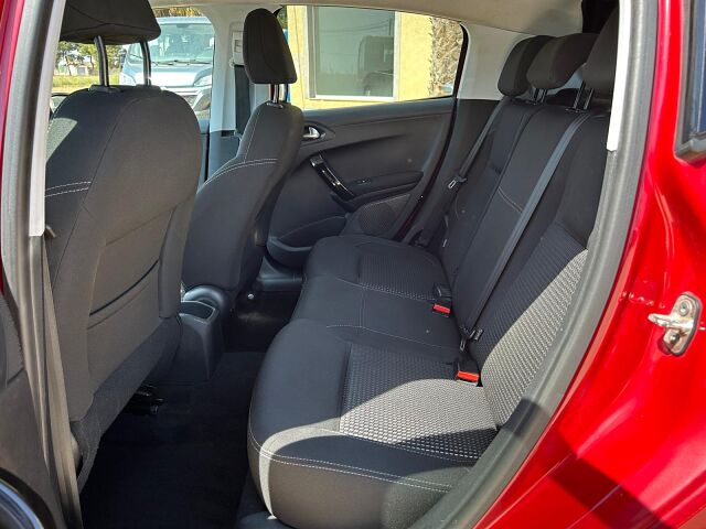 PEUGEOT 208 ALLURE 1.2 E-THP AUTO SPANISH LHD IN SPAIN 82000 MILES SUPERB 2015